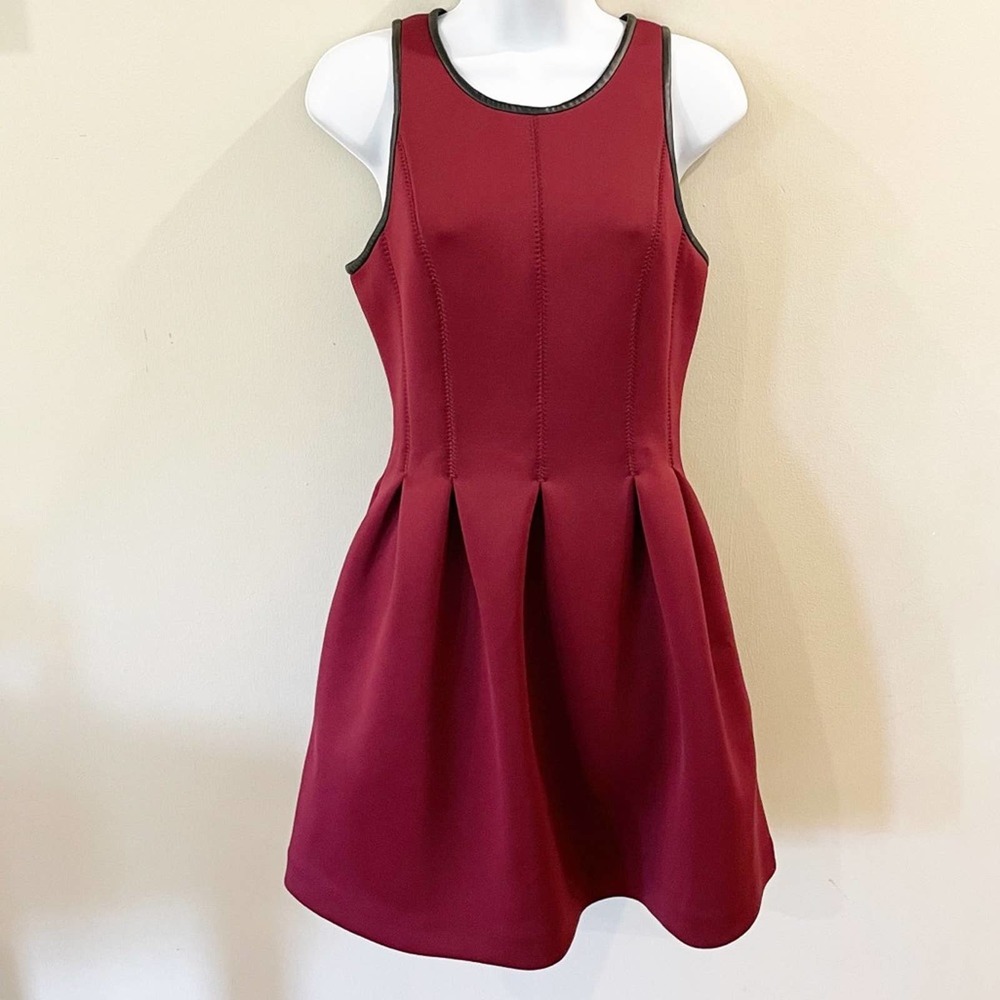 Club Monaco Susie Dress Sleeveless Burgundy Size 6